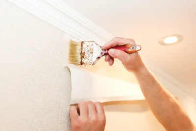 Pose de papier peint à la Hallotière — revêtements muraux et toiles de verre